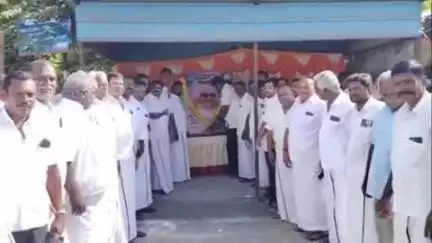 ஊத்தங்கரை: கலைஞரின் 102 வது பிறந்தநாள் விழா, திமுக வடக்கு ஒன்றியம் சார்பில் BDO அலுவலகம் முன்பு கொண்டாடப்பட்டது