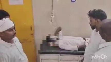 बहराइच: धरसवा इलाके में बारात में पटाखा चलाने के दौरान फटा पटाखा, युवक का चेहरा बुरी तरह झुलसा