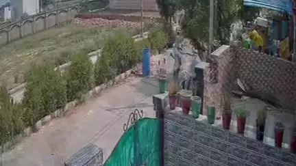 मथुरा: रिफाइनरी: नकाबपोशों ने महिलाओं पर बरसाए पत्थर, स्वर्ण समाज की चेतावनी पर कार्रवाई न होने पर होगा आंदोलन, वीडियो वायरल