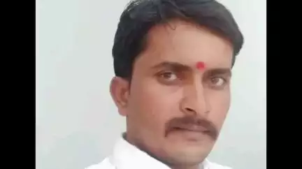 चिखली: जिल्हाधिकाऱ्यांचा निषेध म्हणून इसरूळ  येथे संतोष पाटील भुतेकर यांनी केला जिल्हाधिकाऱ्यांचा तेरवीचा कार्यक्रम आयोजित