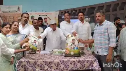 నవాబ్​పేట: ఎల్లకొండలో ప్రొఫెసర్ జయశంకర్ విశ్వవిద్యాలయం ఆధ్వర్యంలో నాణ్యమైన విత్తనం రైతన్నకు నేస్తం కార్యక్రమంలో పాల్గొన్న ఎమ్మెల్యే