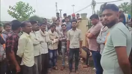 छतरपुर नगर: ग्राम निवारी में युवक ने खाया जहरीला पदार्थ, अस्पताल में हुई मौत
