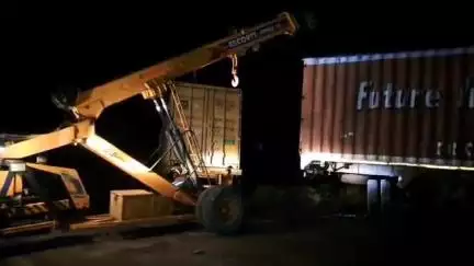 চাকদা: গভীর রাতে ভয়াবহ দুর্ঘটনা 12 নম্বর জাতীয় সড়কের পাল পাড়ায়, দুটি ট্রেলারের মুখোমুখি সংঘর্ষ আহত 3