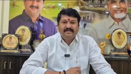 భీమవరం: తల్లి, చెల్లి, బాబాయిలకు వెన్నుపోటు పొడిచిన వ్యక్తి మాజీ సీఎం జగన్: తెదేపా జిల్లా అధ్యక్షుడు మంతెన రామరాజు