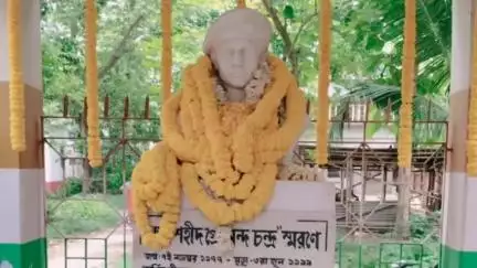 নাকাশিপাড়া: ১৯৯৯ সালে কারগিল দিবসের শহীদ প্রেমানন্দ চন্দর ২৭ তম শহীদ দিবসে শ্রদ্ধাঞ্জলি উপস্থিত বিশিষ্ট সমাজ সেবীগণ সাপজোলায়