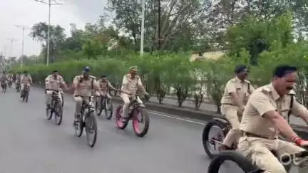 झाबुआ: विश्व साइकिल दिवस पर झाबुआ पुलिस की अनोखी पहल, साइकिल रैली से दिया पर्यावरण संरक्षण का संदेश
