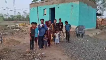 सिमरिया: सिमरिया में दबंगों द्वारा ज़मीन पर कब्ज़ा, झूठी शिकायतें कर परिवार को किया जा रहा परेशान, कलेक्टर से मदद की गुहार