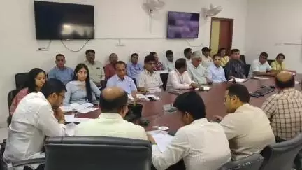 बड़गांव: जिला कलेक्टर ने कलेक्ट्रेट में वीसी के माध्यम से वंदे गंगा जल संरक्षण जन अभियान की तैयारी बैठक ली