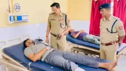 शाहजहांपुर: निगोही पुलिस और गौ तस्करों के बीच मुठभेड़, दो तस्कर घायल, पुलिस अधीक्षक ने मेडिकल कॉलेज में लिया हालचाल और दिए निर्देश