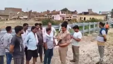बिधूना: अछल्दा थाना क्षेत्र के इनायतपुर गांव के सामने संदिग्ध परिस्थितियों में युवक ने ट्रेन के आगे कूदकर की आत्महत्या