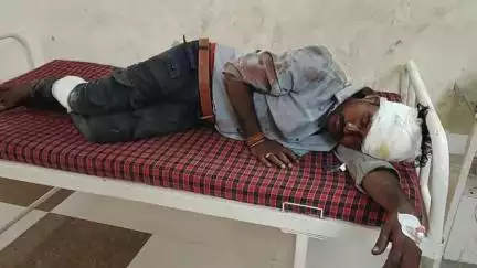 बुरहानपुर नगर: असीरगढ़ के समीप सड़क हादसे में ट्रक चालक हुआ घायल, जिला अस्पताल में भर्ती