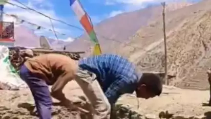 हंगरंग: किन्नौर के हांगो गाँव में रुके विकास कार्यों को ग्रामीणों ने शुरू किया, ठंड के कारण रुके थे काम