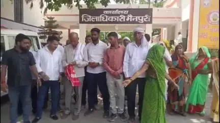 मैनपुरी: बरनाहल क्षेत्र में चकरोड डालने को लेकर दबंगों ने पीड़ित के साथ की मारपीट, कार्रवाई के लिए SP से DM को की शिकायत