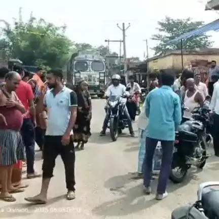 जयनगर: कटिया पंचायत भवन के पास दो बाइक की टक्कर में तीन लोग घायल