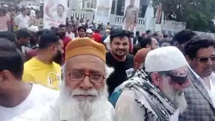 भोपाल में राहुल गांधी जी का स्वागत पुष्प राज के गाने साल खानू गांव चौराहे पर