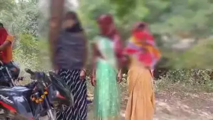 मुगलसराय: बबुरी थाना के एक गांव में मनरेगा में काम करने वाली महिलाओं से छेड़खानी, बाथरूम जाते समय वीडियो बनाने और छींटाकसी का आरोप