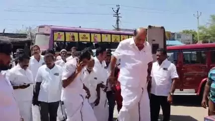வேடசந்தூர்: ஆத்துமேடு மற்றும் எம்எல்ஏ அலுவலகத்தில் கலைஞரின் உருவப்படத்திற்கு மரியாதை
