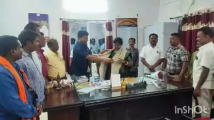 ଡାବୁଗାଁ: ଜନଜାତି ସୁରକ୍ଷା ମଞ୍ଚ ତରଫରୁ ଡାବୁଗାଁରେ ତହସିଲଦାରଙ୍କୁ ସମ୍ବର୍ଦ୍ଧନା ପ୍ରଦାନ