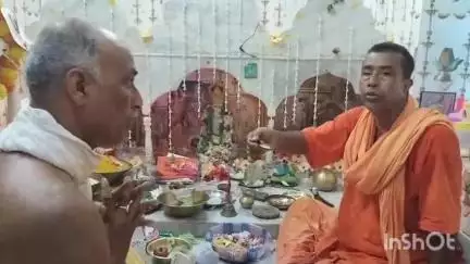 জামালপুর: বাবা লোকনাথের তিরোধান দিবস উপলক্ষ্যে বেরুগ্রামে বিশেষ পুজো পাঠের আয়োজন, উপস্থিত বিধায়ক