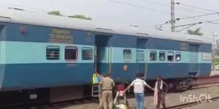फतुहा: फतुहा आरपीएफ ने विकलांग और महिला बोगी में अवैध रूप से यात्रा कर रहे एक दर्जन लोगों को किया गिरफ्तार
