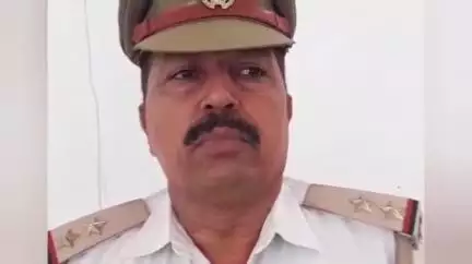 भिनगा: यातायात पुलिस ने भिनगा में ई-रिक्शा में छूटा बैग सीसीटीवी की मदद से बरामद कर राजितराम यादव को लौटाया
