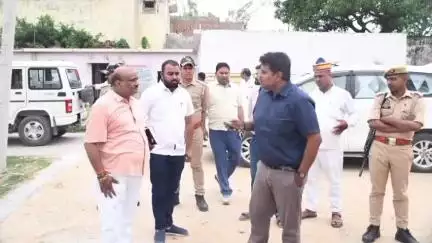 नौगढ़: जिलाधिकारी ने निर्माणाधीन प्राथमिक स्वास्थ्य केंद्र नौगढ़ का किया निरीक्षण