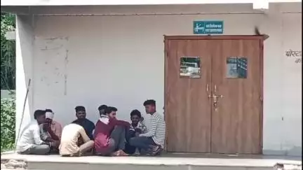 बुरहानपुर नगर: बुरहानपुर: कालू शाह बाबा दरगाह के पास दुर्घटना में घायल युवक ने अस्पताल में उपचार के दौरान तोड़ा दम