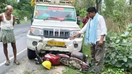 रंका: NH-343 लरकोंरिया मार्ग पर पिकअप ने बाइक को मारी टक्कर, बाइक चालक गंभीर रूप से घायल