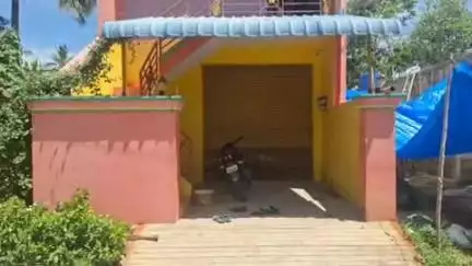 குடியாத்தம்: பெரும்பாடி தனலட்சுமி நகர் பகுதியில் வீட்டின் பூட்டை உடைத்து 20 சகரன் தங்க நகை வெள்ளி பொருட்கள் கொள்ளை