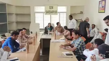 सरदारपुर: SDM कार्यालय में जनसुनवाई, SDM ने सुनी लोगों की समस्याएँ, 2 आवेदनों का मौके पर ही हुआ समाधान