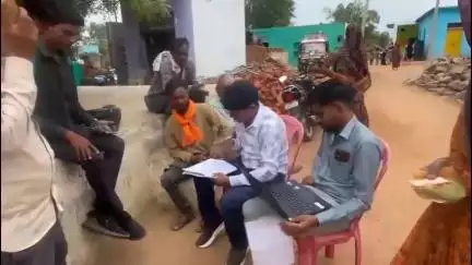 शिवपुरी: सिरसौद में जनचौपाल के माध्यम से ई-केवाईसी प्रक्रिया शुरू, लाउडस्पीकर से की गई अपील