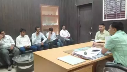 कुशलगढ़: कुशलगढ़ में जल संरक्षण एवं पर्यावरण संवर्धन अभियान को लेकर ब्लॉक स्तरीय अधिकारियों की बैठक सम्पन्न