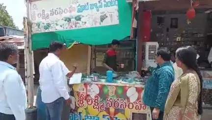 ముధోల్: ప్లాస్టిక్ రహిత బాసరగా తీర్చిదిద్దతామని నిర్మల్ జిల్లా బాసర మండల MPO గంగా సింగ్ తెలిపారు.