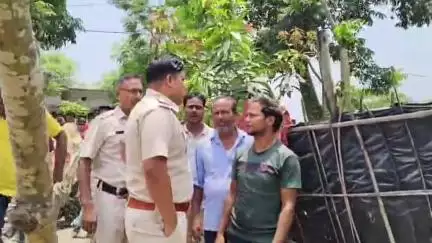 ইসলামপুর: ছঘড়িয়ার এক যুবককে মোবাইল চোরের অপবাদে   নৃসংশভাবে মারধোর করার অভিযোগ সামাজিক মাধ্যমে এই ছবি ভাইরাল
