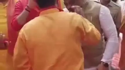 कादीपुर: दक्षिण मुखी हनुमान मंदिर बिजेथुआ धाम पर विशाल भंडारे का कार्यक्रम हुआ संपन्न, भक्तों ने चखा प्रसाद