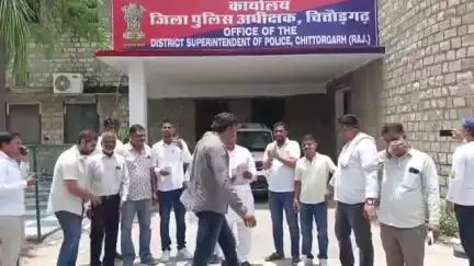 चित्तौड़गढ़: कलेक्ट्रेट पर पूर्व राज्य मंत्री के नेतृत्व में जिला पुलिस अधीक्षक व जिला कलेक्टर को ज्ञापन दिया गया #janasamshya