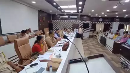 परभणी: आगामी बकरी ईद निमित्त जिल्हाधिकारी कार्यालयात शांतता समितीची बैठक
