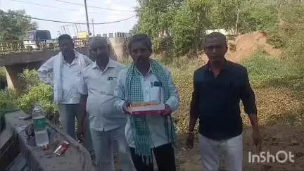 हिलसा: शहर के बाबा अभय नाथ धाम सह मानव सेवा आश्रम के पास से जर्जर पुल,पुल निर्माण हेतु डायवर्सन का कार्य शुरू 
#jansamasya
