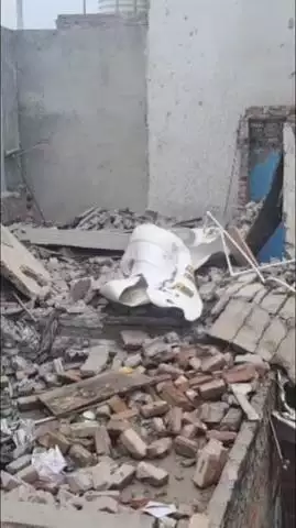 मेरठ: जाहिदयान मोहल्ले में घनी आबादी के बीच बने मकान में हुआ विस्फोट, 2 महिलाएं व 2 मासूम हुए घायल