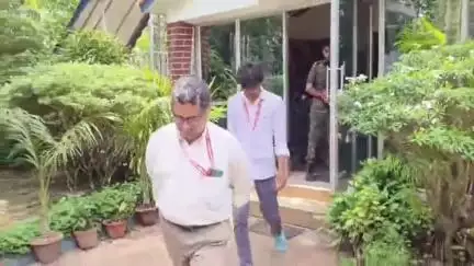 বোলপুর-শ্রীনিকেতন: অনুব্রত মণ্ডলের অডিও কাণ্ডে ডেকে পাঠানো হলো যে ডাক্তার তাকে পাঁচদিনের বেড রেস্ট দিয়েছিল সেই ডাক্তারকে
