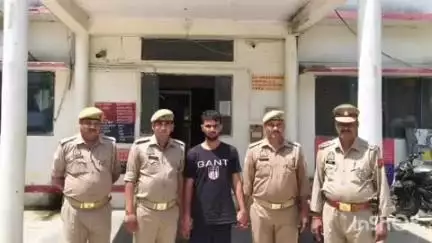 टूंडला: नगला सिंघी पुलिस ने नगला बल्लू के पास से पिता-पुत्र की हत्या में शामिल ₹20,000 के इनामिया आरोपी को किया गिरफ्तार