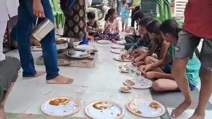 बिल्सी: बिल्सी नगर के भवन मंदिर में विशाल भंडारे का आयोजन, सैकड़ों श्रद्धालु पहुंचे