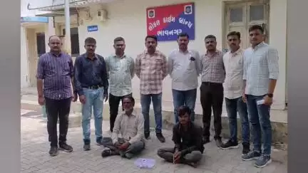 તળાજા: મેલડી માતાજીના મંદિરે થી ચોરી કરેલા ચાંદીના 13 છત્તર ના મુદ્દા માલ સાથે બે ને  ઝડપી પાડતી ભાવનગર લોકલ ક્રાઈમ બ્રાન્ચ