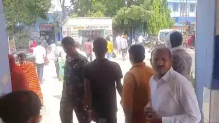 औरंगाबाद: मुफस्सिल थाना क्षेत्र के चतरा मोड़ के समीप दो पिकअप की टक्कर में एक चालक गंभीर घायल, सदर अस्पताल में भर्ती