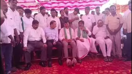మధిర: ఎర్రుపాలెం మండల కేంద్రంలో పర్యటించిన మంత్రులు డిప్యూటీ సీఎం మల్లు మంత్రి తుమ్మల పొంగులేటి