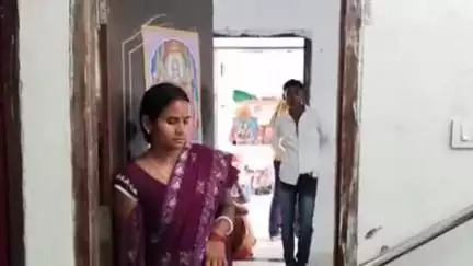 सबौर: सबौर थाना क्षेत्र के बड़ी धनकर गांव में प्रेम प्रसंग में युवक ने फांसी लगाकर आत्महत्या की