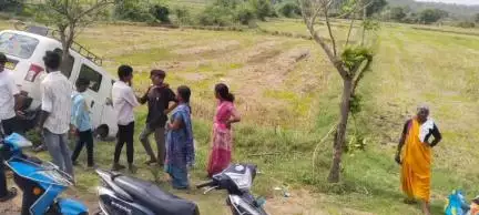 నిర్మల్: దిలావర్పూర్ మండలంలో అదుపుతప్పి పొలాల్లోకి దూసుకెళ్లిన టాటా ఏస్ వాహనం: డ్రైవర్ కు స్వల్ప గాయాలు