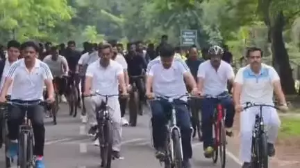 गडचिरोली: पोलीस मुख्यालय गडचिरोली येथे जागतिक सायकल दिनानिमीत्त गडचिरोली पोलीस दलाच्या वतीने सायकल रॅलीचे आयोजन