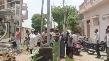 વડાલી: શહેરની નગરપાલિકા દ્વારા જુની દૂધ ડેરી આગળના દબાણો દૂર કરી, રસ્તો ખુલ્લો કરાયો
