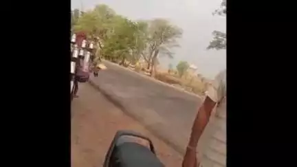 महरौनी: ग्राम अगौड़ी में तैनात लेखपाल द्वारा किसान से जमीन के मामले में रिश्वत लेने का वीडियो सोशल मीडिया पर हो रहा वायरल